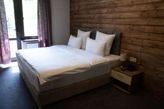 Курортные отели Apricot Aghveran Resort Агверан Двухместный номер Делюкс с 1 кроватью или 2 отдельными кроватями и балконом-4