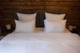 Курортные отели Apricot Aghveran Resort Агверан Двухместный номер Делюкс с 1 кроватью или 2 отдельными кроватями и балконом-5