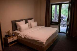 Курортные отели Apricot Aghveran Resort Агверан Двухместный номер Делюкс с 1 кроватью или 2 отдельными кроватями и балконом-8