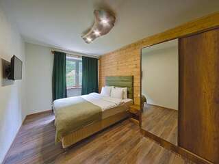 Курортные отели Apricot Aghveran Resort Агверан Улучшенный номер с кроватью размера «king-size»-2