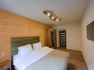 Курортные отели Apricot Aghveran Resort Агверан Улучшенный номер с кроватью размера «king-size»-3
